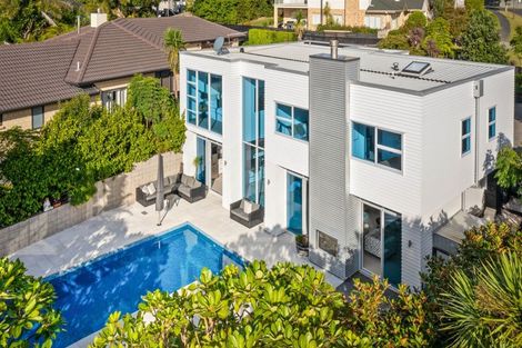 Photo of property in 7 Rangi Avenue, Schnapper Rock, Auckland, 0632