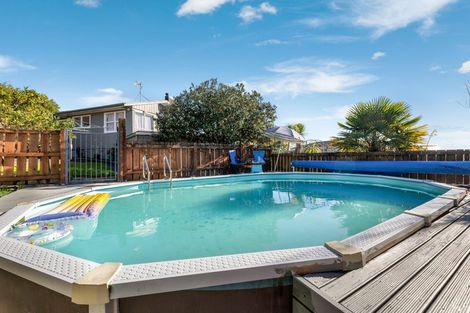 Photo of property in 38 Sunvue Road, Glen Eden, Auckland, 0602