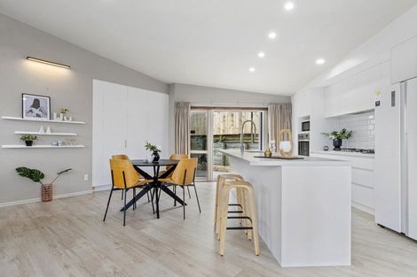 Photo of property in 14 Bell Common Close, Bethlehem, Tauranga, 3110