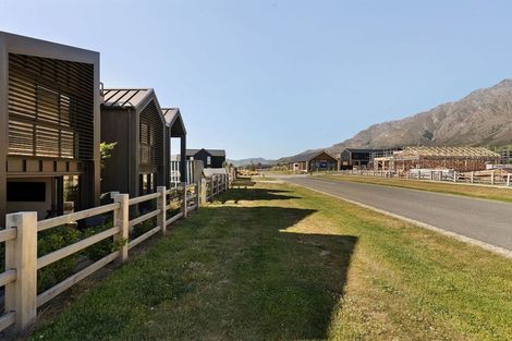 Photo of property in 33 Ryan Loop, Jacks Point, 9371