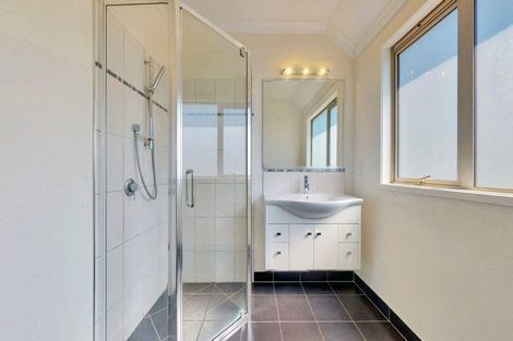 Photo of property in 63 Loch Views Road, Acacia Bay, Taupo, 3385