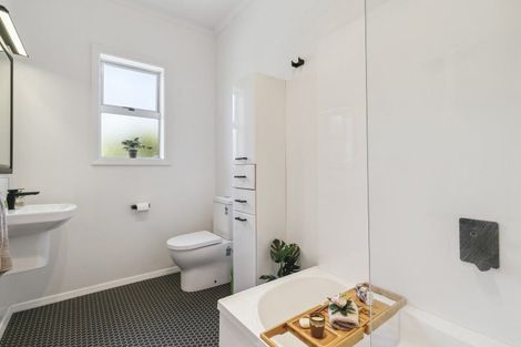 Photo of property in 44 Raroa Terrace, Tawa, Wellington, 5028
