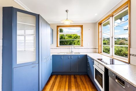 Photo of property in 111 Miromiro Road, Normandale, Lower Hutt, 5010