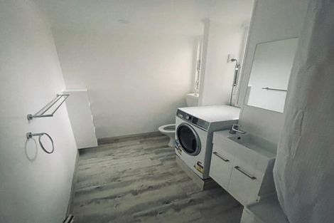 Photo of property in Churchill Flats, 213 The Terrace, Wellington Central, Wellington, 6011