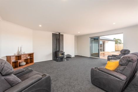 Photo of property in 10 Angus Place, Rangiora, 7400