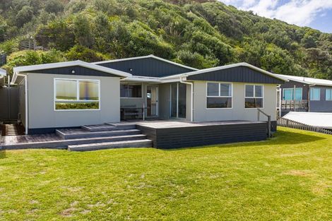 Photo of property in 61 Marine Drive, Te Kopuru, 0371
