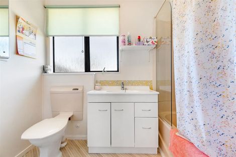 Photo of property in 1/18 Arney Road, Ranui, Auckland, 0612