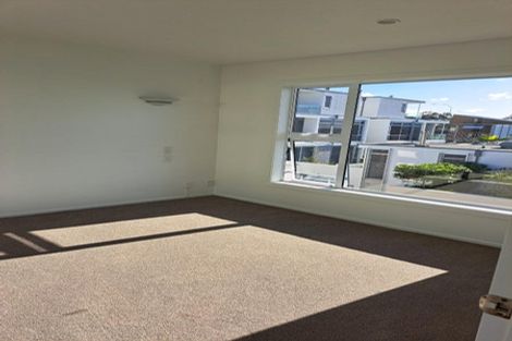 Photo of property in 8/241 Hurstmere Road, Takapuna, Auckland, 0622