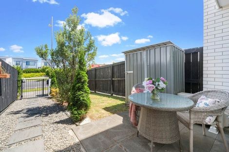 Photo of property in 95 Battalion Drive, Papakura, 2110