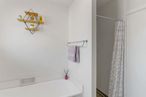 Photo of property in 16 Adams Place, Woolston, Christchurch, 8023