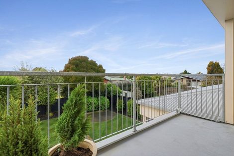 Photo of property in 2/64a Toorak Avenue, Avonhead, Christchurch, 8042