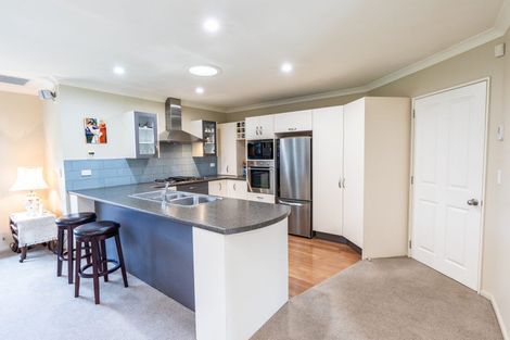 Photo of property in 8 Gwen Place, Redwood, Christchurch, 8051