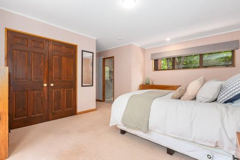 Photo of property in 2/16 Cheviot Road, Lowry Bay, Lower Hutt, 5013
