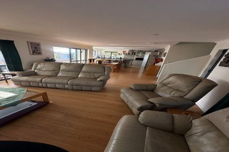 Photo of property in 165a Carlisle Road, Northcross, Auckland, 0632
