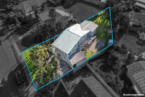 Photo of property in 10 La Trobe Street, Pakuranga Heights, Auckland, 2010