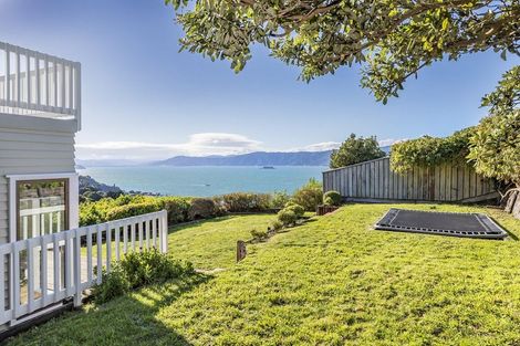 Photo of property in 124 Seatoun Heights Road, Seatoun, Wellington, 6022