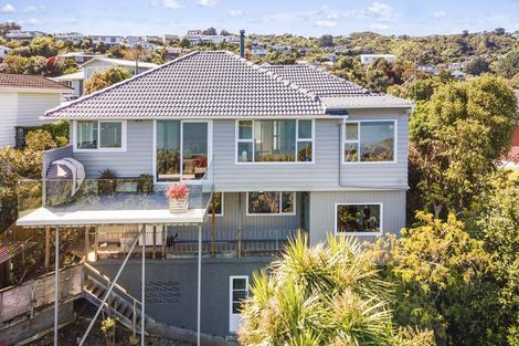 Photo of property in 14 Annan Grove, Papakowhai, Porirua, 5024