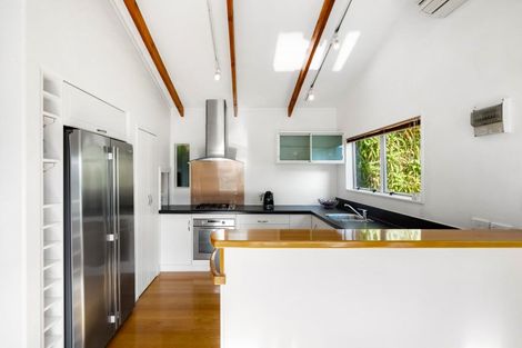 Photo of property in 94 Milton Road, Bluff Hill, Napier, 4110