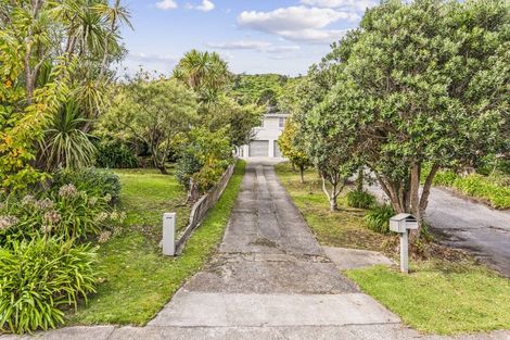 Photo of property in 51 Kakariki Grove, Waikanae, 5036