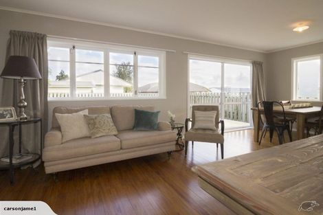 Photo of property in 2 Hikurangi Street, Te Atatu Peninsula, Auckland, 0610