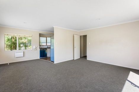 Photo of property in 2/16 Ocean View Road, Hatfields Beach, Orewa, 0931