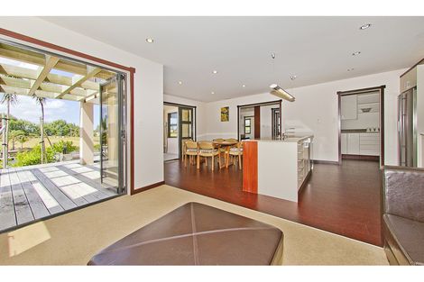 Photo of property in 10 Hei Esplanade, Whitianga, 3510