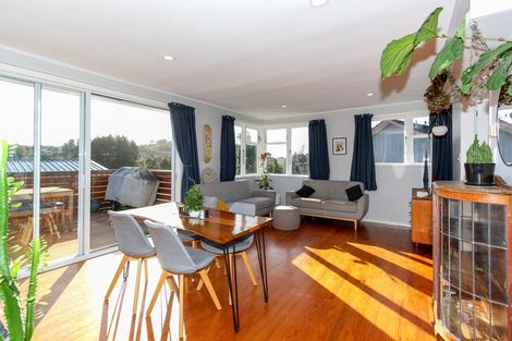 Photo of property in 12 Marton Place, Marfell, New Plymouth, 4310