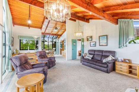 Photo of property in 5 Clearwater Cove, West Harbour, Auckland, 0618