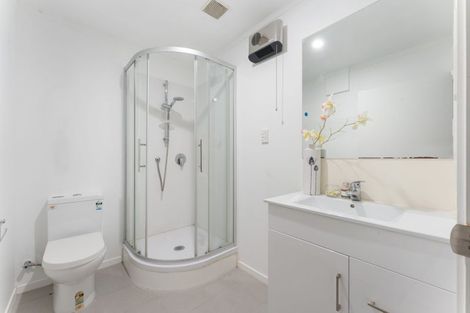 Photo of property in 23 Ravenwood Drive, Forrest Hill, Auckland, 0620