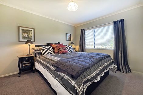 Photo of property in 2 Yasmin Lane, Kinloch, Taupo, 3377