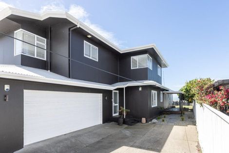 Photo of property in 243 Clifton Road, Te Awanga, 4102