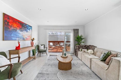 Photo of property in 4/94 Lynwood Road, New Lynn, Auckland, 0600