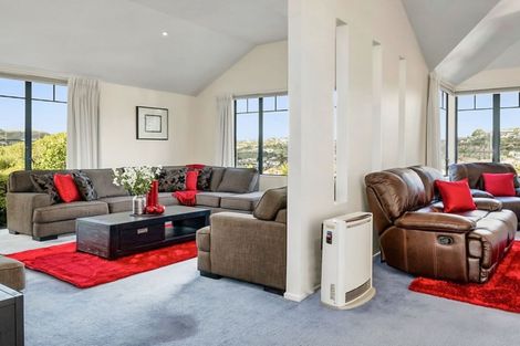 Photo of property in 21 Derry Hill, Churton Park, Wellington, 6037