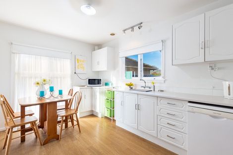 Photo of property in 24 Pembroke Street, Avondale, Christchurch, 8061