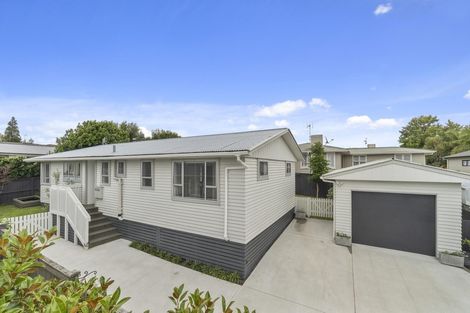 Photo of property in 3 Harding Avenue, Te Atatu South, Auckland, 0610