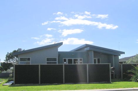 Photo of property in 227 Seaforth Road, Waihi Beach, 3611