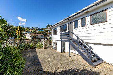Photo of property in 58 Albatross Close, Whitby, Porirua, 5024
