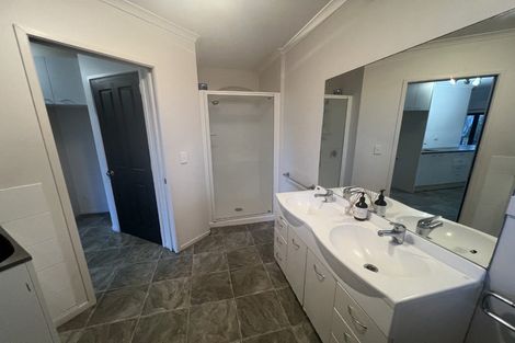 Photo of property in 65 Roberts Road, Matakatia, Whangaparaoa, 0930