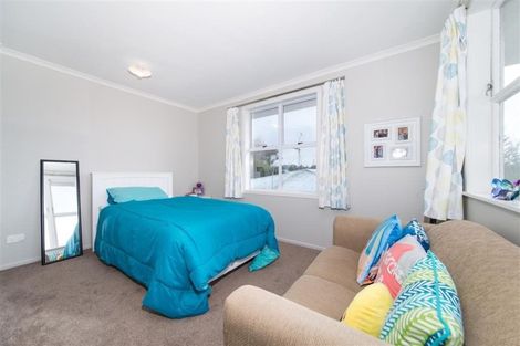 Photo of property in 10 Kaweka Street, New Lynn, Auckland, 0600