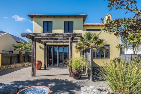 Photo of property in 9 Shearwater Rise, Paraparaumu Beach, Paraparaumu, 5032