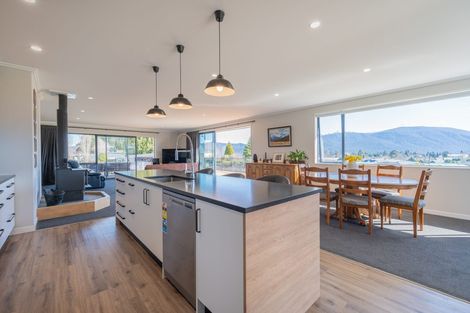 Photo of property in 6 Tawera Place, Te Anau, 9679