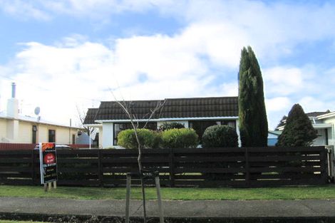 Photo of property in 212 Mayfair Avenue, Mayfair, Hastings, 4122