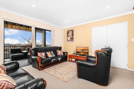 Photo of property in 132 Redoubt Road, Goodwood Heights, Auckland, 2105