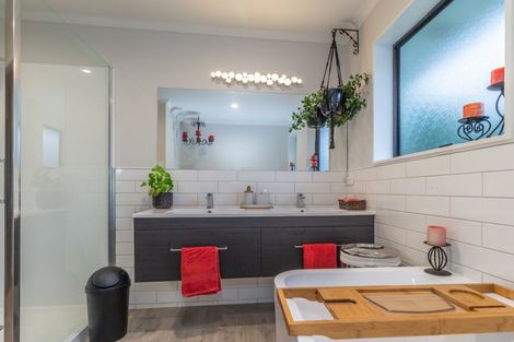 Photo of property in 12 Te Kama Street, Levin, 5510