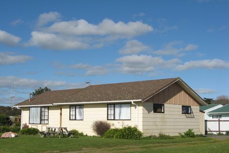 Photo of property in 2 Walton Street, Bulls, 4818