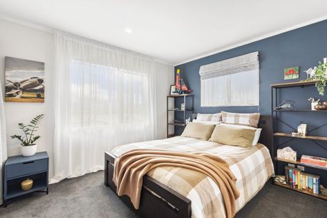 Photo of property in 22 Bowes Crescent, Strathmore Park, Wellington, 6022