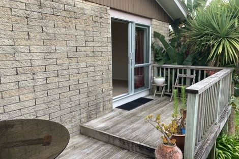 Photo of property in 4216 Great North Road, Glendene, Auckland, 0602