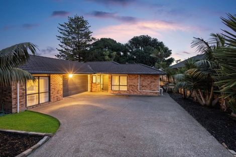 Photo of property in 3 Ebanjane Way, Clendon Park, Auckland, 2103