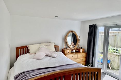 Photo of property in 4/12 Agra Crescent, Khandallah, Wellington, 6035