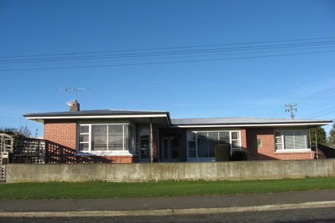 Photo of property in 15 Anne Street, Winton, 9720